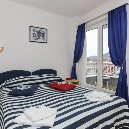K-apartments - One Bedroom With Balcony And City View - A2 Apartmán