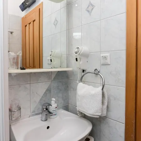K-apartments - One Bedroom With Balcony And City View - A2 Apartmán